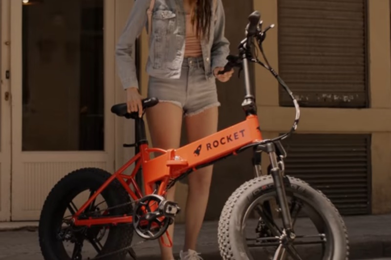 Electric bike deals with regenerative braking